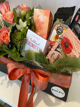 Load image into Gallery viewer, Gift basket