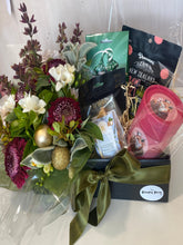 Load image into Gallery viewer, Flower and gift presentation