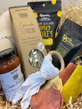 Load image into Gallery viewer, Baby gift hamper