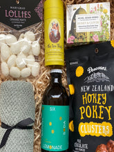 Load image into Gallery viewer, Gift basket